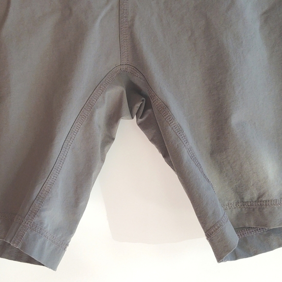 Mack Weldon 4-Way Active Short in Gray Water Repellent Size Small - Picture 11 of 15